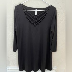 EUC strappy V neck black top